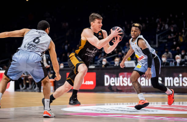 也凭借实际 也凭借实际